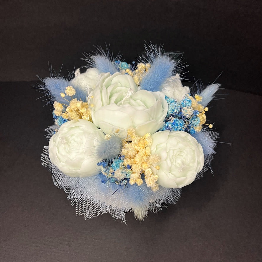 Aranjament floral cu lumânări din ceară de soia, în recipient ceramic – handmade, bleu, 5 lumânări, Model 01