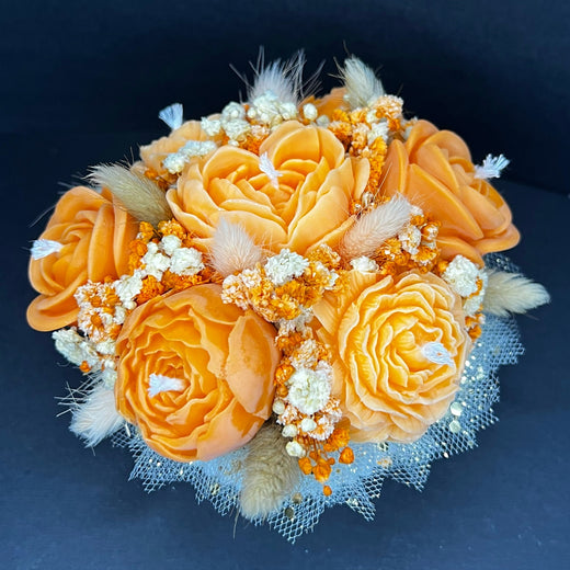 Aranjament floral cu lumânări din ceară de soia, în recipient ceramic – handmade, portocaliu, 7 lumânări, Model 01