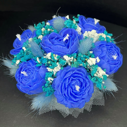 Aranjament floral cu lumânări din ceară de soia, în recipient ceramic – handmade, albastru închis, 7 lumânări, Model 01