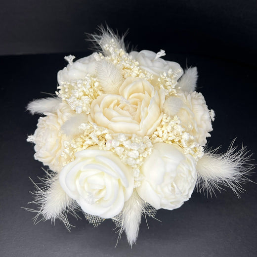 Aranjament floral cu lumânări din ceară de soia, în recipient ceramic – handmade, alb, 7 lumânări, Model 01